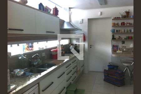 Casa à venda com 3 quartos, 300m² em Retiro Morumbi, São Paulo