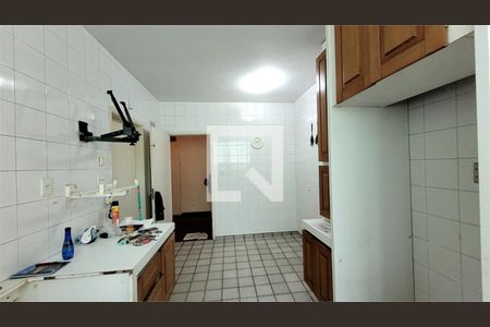 Casa à venda com 4 quartos, 369m² em Vila Elvira, São Paulo