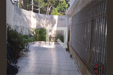 Casa à venda com 4 quartos, 212m² em Granja Julieta, São Paulo