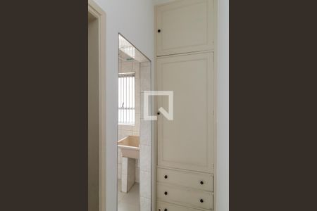 Apartamento à venda com 70m², 3 quartos e 1 vaga Apartamento à venda com 70m², 3 quartos e 1 vagaArmário de Passagem