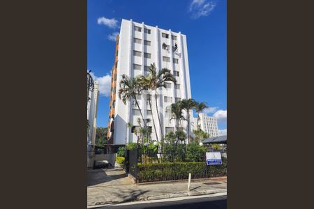 Apartamento para alugar com 70m², 2 quartos e 1 vagaFachada