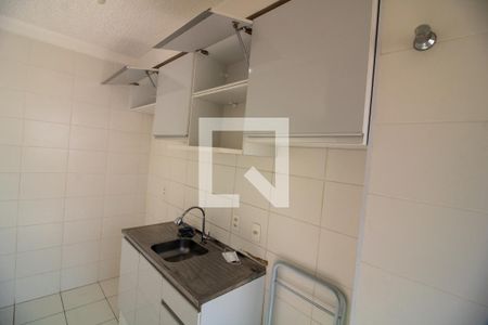 Cozinha de apartamento para alugar com 2 quartos, 46m² em Jardim Helga, São Paulo