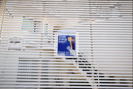 Casa à venda com 130m², 2 quartos e 3 vagas Casa à venda com 130m², 2 quartos e 3 vagasFachada