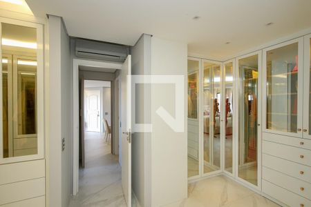 Apartamento à venda com 102m², 2 quartos e 2 vagasCloset da Suíte