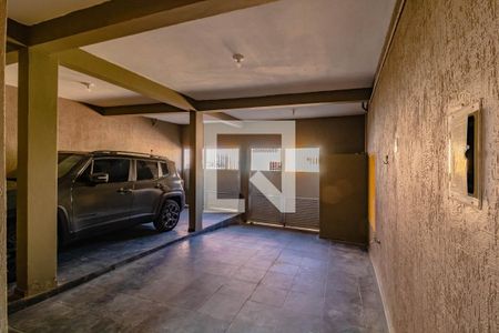 Casa à venda com 180m², 3 quartos e 2 vagas Casa à venda com 180m², 3 quartos e 2 vagasGaragemGaragem