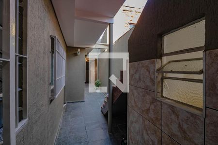 Casa à venda com 180m², 3 quartos e 2 vagas Casa à venda com 180m², 3 quartos e 2 vagasCorredor