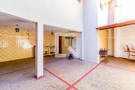 Casa de condomínio à venda com 184m², 3 quartos e 2 vagasQuintal