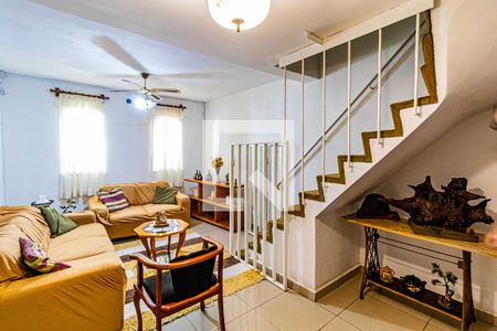 Sala de casa de condomínio à venda com 3 quartos, 184m² em Jardim Ivana, São Paulo