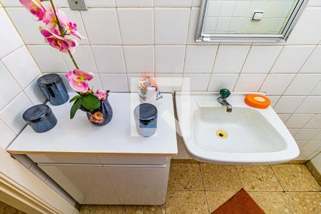 Lavabo de casa de condomínio à venda com 3 quartos, 184m² em Jardim Ivana, São Paulo