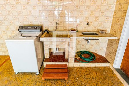 Casa de condomínio à venda com 184m², 3 quartos e 2 vagasQuintal