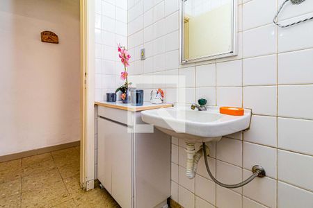 Lavabo de casa de condomínio à venda com 3 quartos, 184m² em Jardim Ivana, São Paulo