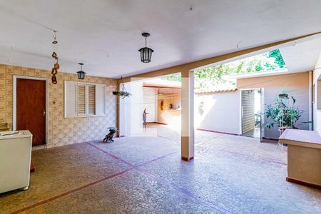Casa de condomínio à venda com 184m², 3 quartos e 2 vagasQuintal