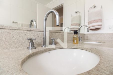Apartamento à venda com 192m², 3 quartos e 2 vagasBanheiro Suíte 1