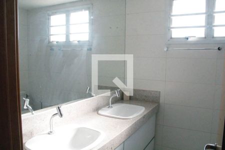 Apartamento à venda com 144m², 3 quartos e 2 vagas Apartamento à venda com 144m², 3 quartos e 2 vagasBanheiro Suíte 2