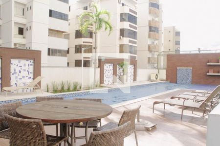 Apartamento à venda com 144m², 3 quartos e 2 vagas Apartamento à venda com 144m², 3 quartos e 2 vagasÁrea comum - Piscina