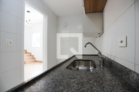 Casa de condomínio para alugar com 72m², 3 quartos e 2 vagas Casa de condomínio para alugar com 72m², 3 quartos e 2 vagasCozinha
