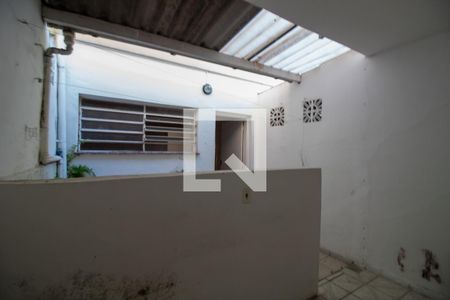 Casa à venda com 80m², 2 quartos e 1 vagaÁrea de Serviço - Quintal