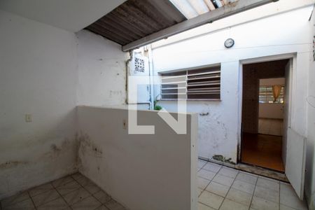 Casa à venda com 80m², 2 quartos e 1 vagaÁrea de Serviço - Quintal