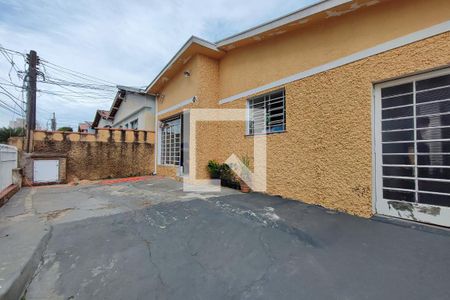 Casa à venda com 170m², 3 quartos e 3 vagasQuintal - Garagem
