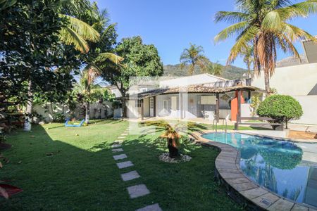 Casa de condomínio à venda com 520m², 5 quartos e 3 vagasÁrea externa