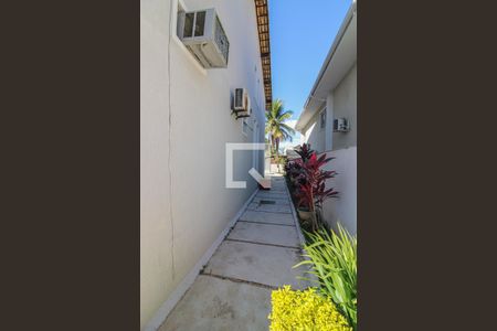 Casa de condomínio à venda com 520m², 5 quartos e 3 vagasÁrea externa - Lateral da casa