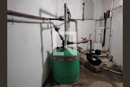 Casa de condomínio à venda com 520m², 5 quartos e 3 vagasPorão - Compartimento de máquinas