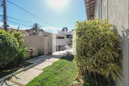 Casa de condomínio à venda com 520m², 5 quartos e 3 vagasÁrea externa - Frente da casa