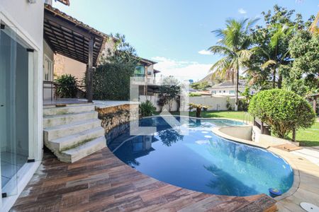 Casa de condomínio à venda com 520m², 5 quartos e 3 vagasÁrea externa - Piscina