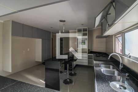 Casa de condomínio à venda com 520m², 5 quartos e 3 vagasCozinha