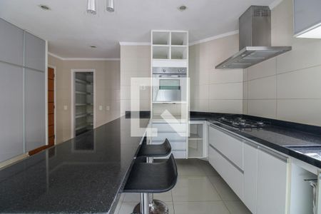 Casa de condomínio à venda com 520m², 5 quartos e 3 vagasCozinha