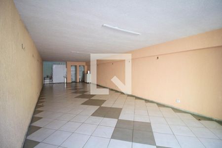 Casa à venda com 140m², 3 quartos e 6 vagas Casa à venda com 140m², 3 quartos e 6 vagasGaragem