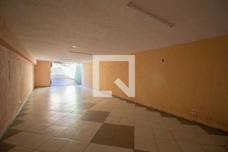 Casa à venda com 140m², 3 quartos e 6 vagas Casa à venda com 140m², 3 quartos e 6 vagasGaragem