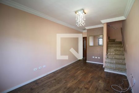 Casa à venda com 140m², 3 quartos e 6 vagas Casa à venda com 140m², 3 quartos e 6 vagasSala