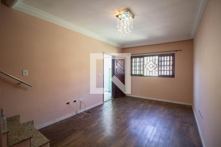 Casa à venda com 140m², 3 quartos e 6 vagas Casa à venda com 140m², 3 quartos e 6 vagasSala