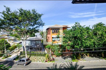 Varanda de casa de condomínio à venda com 4 quartos, 273m² em Piratininga, Niterói