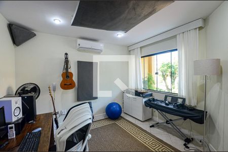 Quarto de casa de condomínio à venda com 4 quartos, 273m² em Piratininga, Niterói