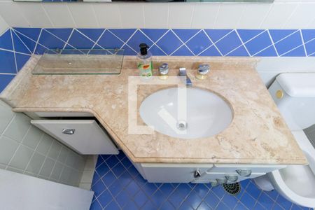 Apartamento à venda com 74m², 2 quartos e 2 vagas Apartamento à venda com 74m², 2 quartos e 2 vagasBanheiro da Suíte