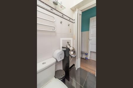 Casa à venda com 57m², 2 quartos e 2 vagas Casa à venda com 57m², 2 quartos e 2 vagasBanheiro