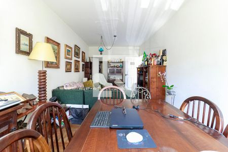 Casa à venda com 147m², 4 quartos e 4 vagasSala