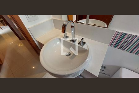 Apartamento para alugar com 123m², 3 quartos e 4 vagas Apartamento para alugar com 123m², 3 quartos e 4 vagasBanheiro 2