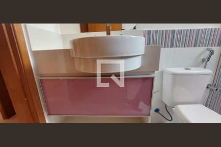 Apartamento para alugar com 123m², 3 quartos e 4 vagas Apartamento para alugar com 123m², 3 quartos e 4 vagasBanheiro 2
