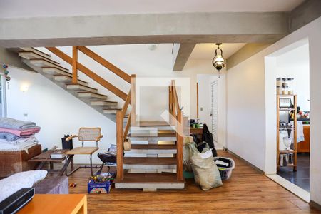 Casa de condomínio para alugar com 250m², 4 quartos e 4 vagas Casa de condomínio para alugar com 250m², 4 quartos e 4 vagasSala - detalhes