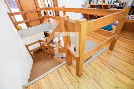 Casa de condomínio para alugar com 250m², 4 quartos e 4 vagas Casa de condomínio para alugar com 250m², 4 quartos e 4 vagasHall dos quartos - detalhes