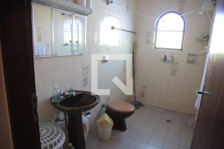 Casa à venda com 220m², 3 quartos e 6 vagasBanheiro 1