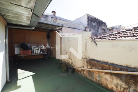 Casa à venda com 250m², 2 quartos e 2 vagasFundo e Terraço da Edícula