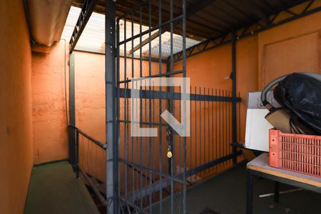 Casa à venda com 250m², 2 quartos e 2 vagasFundo e Terraço da Edícula