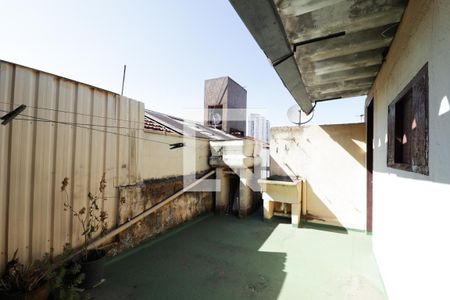 Casa à venda com 250m², 2 quartos e 2 vagasFundo e Terraço da Edícula