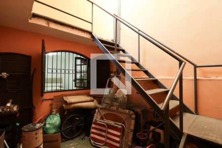 Casa à venda com 250m², 2 quartos e 2 vagasFundo e Terraço da Edícula