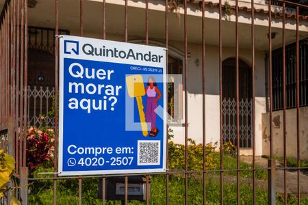 Casa à venda com 400m², 5 quartos e 4 vagas Casa à venda com 400m², 5 quartos e 4 vagasPlaca