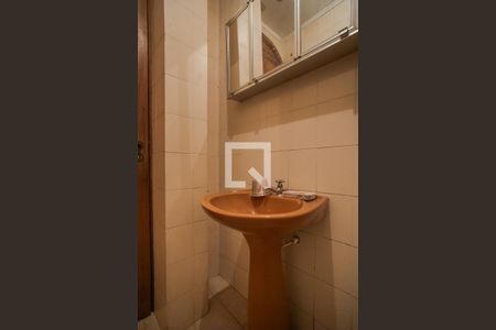 Casa à venda com 400m², 5 quartos e 4 vagas Casa à venda com 400m², 5 quartos e 4 vagasBanheiro de Serviço